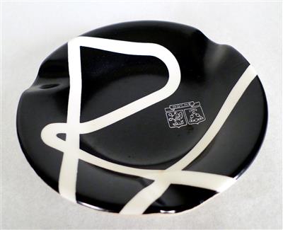 95b43038-11c1-4d6c-8a36-0de2bd0ab67e.jpg; PB 249; Asbakje Roche; ceramiek