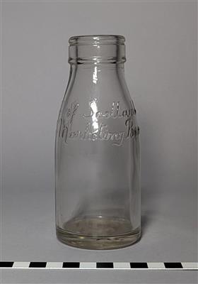 6c544697-438b-4797-bbb7-9c61e5faca36.jpg; 1930.04; Milk bottle; bottle