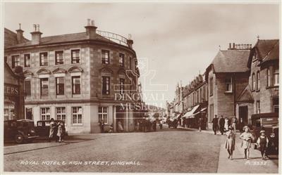 966d03d7-ad4b-42c1-8cf0-eb5728dc5c06.jpg; 10129; Royal Hotel & High Street, Dingwall; postcard