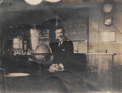 aee9a4d0-f914-48b5-a1f3-064b17e30310.jpg; 2091; Duncan MacKay, schoolmaster; photograph