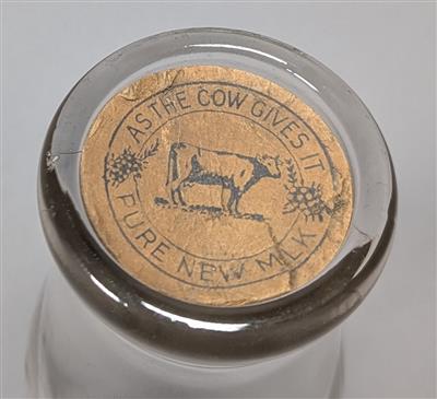 e3f44819-4348-40ad-824b-4f43feb76658.jpg; 1930.01; bottle; bottle