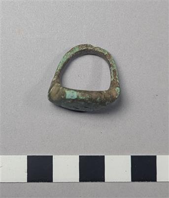 eaf43f4b-5014-45c1-87b7-721e3c3ea906.jpg; 7853; ring; ring