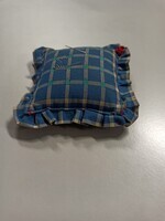 0000-0012-MWEa.jpg; 0000-0012-MWE; Geruit speldenkussen; speldenkussens