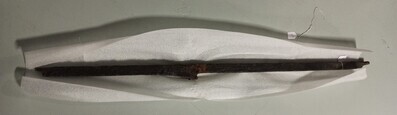0aebacab-bdd3-41ed-9dc1-01375ce2bf77.jpg; 421; Deel van een muurijzer afkomstig uit de ijzerkamer.; muurijzer