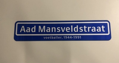 0be44807-8b8a-4f6e-acd0-1c9bf7176a56.jpg; 0000-0850-HHI; Straatnaambord "Aad Mansveldstraat"; bord (informatie)