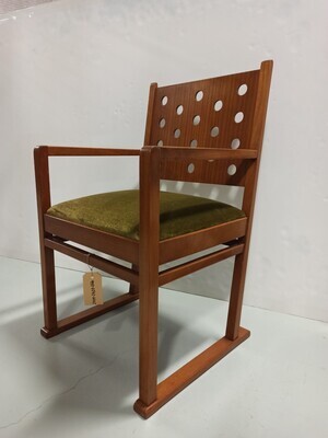 0e2af9bb-fd51-43c2-94dd-b7a61994ce5b.jpg; 1997-0542-HHI; Eén van twee eetkamerstoelen met leuning van Bas van Pelt ameublement.; eetkamerstoelen