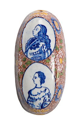 1904-0209-OCE.jpg; 1904-0209-OCE; Rug van haarborstel met afbeelding van William en Mary; borstelrug