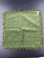 1960-0277-KPO-012b.jpg; 1960-0277-KPO/012; Tafelkleed van groene pluche.; miniaturen