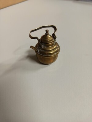 1960-0286-KPO-009.jpg; 1960-0286-KPO/009; Ketel met handvat en deksel; miniaturen