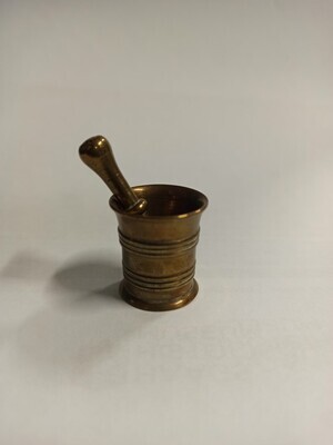 1960-0286-KPO-030.jpg; 1960-0286-KPO/030; Vijzel met stamper; miniaturen