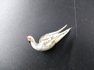 1960-0303-KPO-005a.jpg; 1960-0303-KPO/005; Witte glazen vogel.; miniaturen