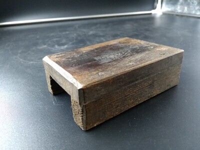 1960-0303-KPO-033.jpg; 1960-0303-KPO/033; Donkerhouten tafel.; miniaturen