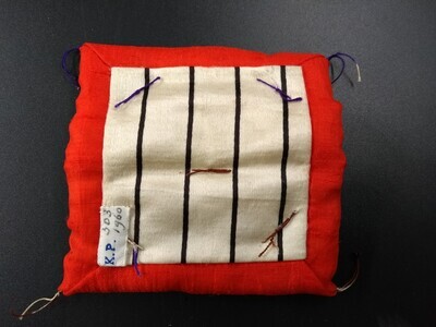 1960-0303-KPO-082a.jpg; 1960-0303-KPO/082; Japans kleed (futon).; miniaturen