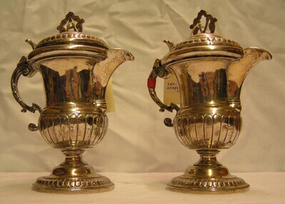 2006x0038-OME.jpg; 2006x0038-OME; 2 ampullen; ampullen (altaarvaten)