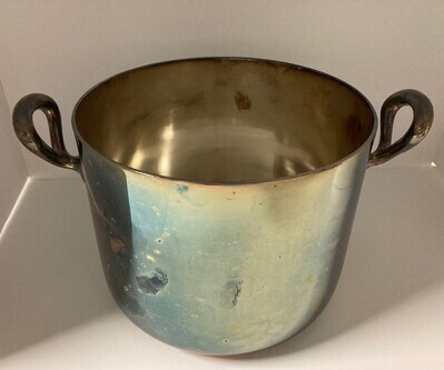 2010-0003-MME.1.jpg; 2010-0003-MME/1; Soeppan afkomstig uit het Ziekenhuis Bronovo; eet- en drinkgerei