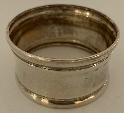 2010-0007-MMO.jpg; 2010-0007-MMO; Stalen servetring afkomstig uit het Ziekenhuis Bronovo; eet- en drinkgerei