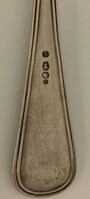 2010-0011vv-MME.jpg; 2010-0011-MME; Kleine zilveren lepel afkomstig uit het Ziekenhuis Bronovo; eet- en drinkgerei
