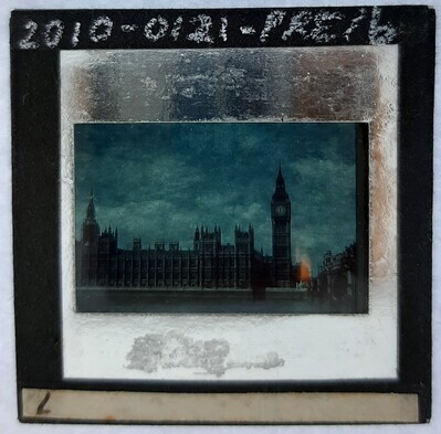 2010-0121-PRE-b.jpg; 2010-0121-PRE/b; Parlementsgebouwen in London
; stereofoto's