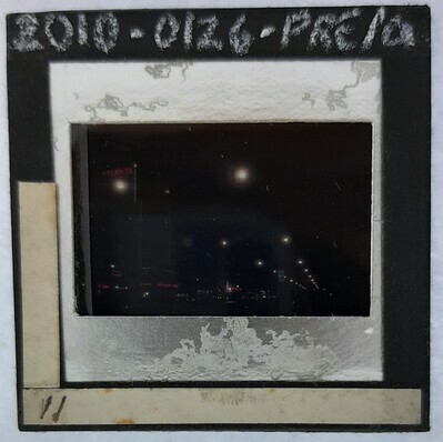 2010-0126-PRE-a.jpg; 2010-0126-PRE/a; Coolsingel Rotterdam
; stereofoto's