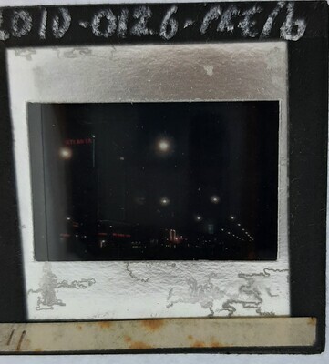 2010-0126-PRE-b.jpg; 2010-0126-PRE/b; Coolsingel Rotterdam
; stereofoto's