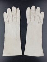 2011-0014-MWEa.jpg; 2011-0014-MWE; Een paar leren handschoenen; handschoenen