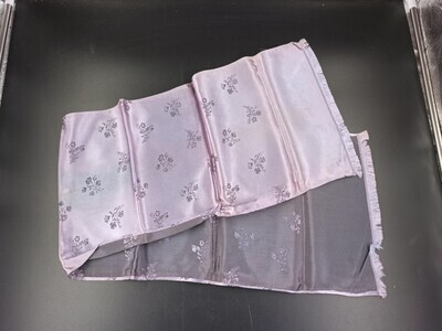 2011-0015-MWE.jpg; 2011-0015-MWE; Zijden sjaaltje; sjaals (kledingaccessoires)