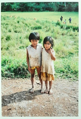 2012-0007-PRE.jpg; 2012-0007-PRE; Sulawesie, 1994. Twee jonge inwoners; fotografie