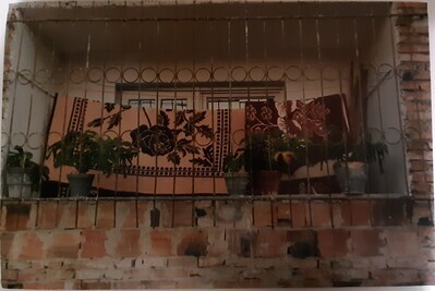 2012-0106-PRE.jpg; 2012-0106-PRE; Window, Fier, Albania; fotografie