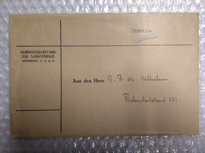 2013-0027-HHIa1.jpg; 2013-0027-HHIa; Envelop met brief en ontwerp gevelversiering apotheek Nettesheim; envelop