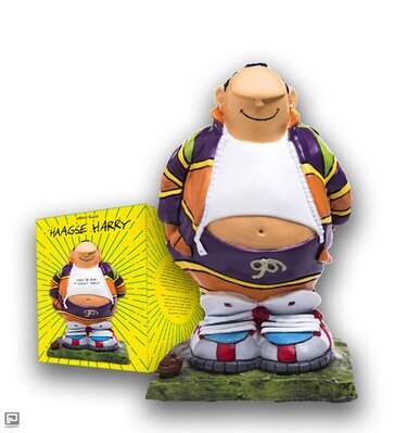 2016-0001-BEO.jpg; 2016-0001-BEO/d; Sticker "Stickâhvelletsjûh" voor het beeldje van Haagse Harry.; stickers