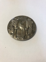 2017-0001-PEE-b.jpg; 2017-0001-PEE; Penning van het Gemeentebestuur van Den Haag aan J. van der Zwan, hoofdcommies B bij de gemeentelijke dienst voor sociale belanden, 1 Juli 1919 - 1959; gelegenheidspenning