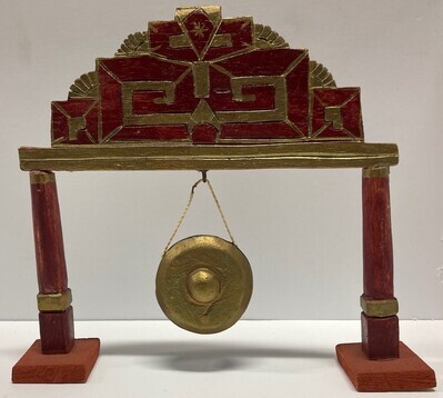 2020-0001-HHI-16.jpg; 2020-0001-HHI/16; Muziekinstrument uit het Gamalan orkest uit Indonesisch restaurant Garoeda in Den Haag; Gamalan orkest