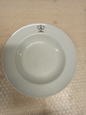 2020-0002-MCE-1.jpg; 2020-0002-MCE/1; Diep bord bedrukt met Garoeda logo; serviezen