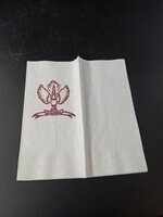 2020-0005-PREa.jpg; 2020-0005-PRE/i; Papieren servet met rode opdruk; servetten