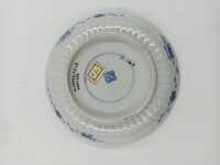 23e4b2aa-9e85-4c6c-ba1f-968111d21086.jpg; 0000-0507-OCE/3b; Schotel van wit steengoed met blauwe decoratie; koppen (drinkgerei)