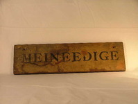 245_a.jpg; 245; Schandbord met de tekst "MEIN-EEDIGE".; schandbord