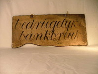 270_b.jpg; 270; Schandbord met aan weerszijden tekst.; schandbord