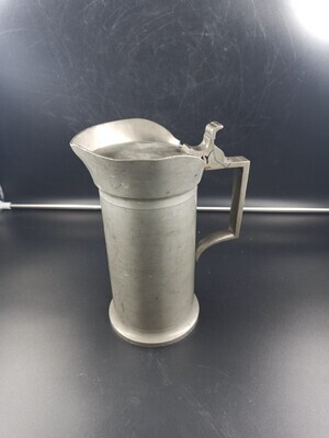 28be39fc-89ff-4dcc-a36f-f384cc2f9b35.jpg; 2001-0025-HHI; Tinnen maatbeker van 2 liter; voedselverwerkingsuitrusring