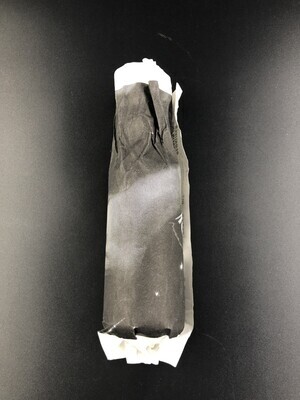 28d1303a-d772-4359-93b0-bfe79312d59c.jpg; 0000-0347-HHI/A-B; Bierflesje in papieren wikkel; curiosa