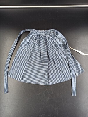 2ea76389-3a04-4271-9b21-b36026f94c38.jpg; 1960-0207-KPO/e; Blauw geruit schort; poppenkleding