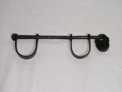 300_a.jpg; 300; Kluisters; kluisters