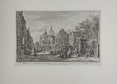 32454650-caa9-40fe-bb7b-58b49fd06902.jpg; 1958-0059-PRE; 'Gezigt van de Kleyne Groenmarkt op de Hal, het Stadhuis en de Groote Kerk'; prenten