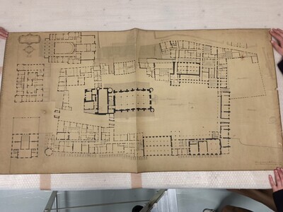 32a47e62-2b3c-4420-bc0c-f161898be0bf.jpg; 0000-0835-PRE; Plan van het Binnenhof met zijne omgeeving; plattegronden (gebouwen)