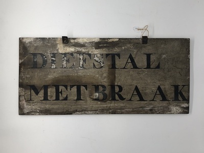 32bc5c4c-fa0b-4831-9a86-308f6cf496ef.jpg; 280; Schandbord; schandbord