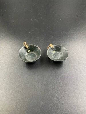 35af5e3f-d632-4e01-be4b-79257537f21f.jpg; 1960-0259-KPO/004/1-2; Twee ronde houten nappen; nappen