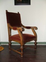 378_b.jpg; R-GP-0378/2; Stoel met armleuningen en bekleed met donkerrood velours.; stoelen