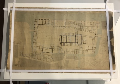 39c104bf-8ec1-4389-967d-53fb3c5d6f39.jpg; 0000-0672-TEK; Kaart van gebouwen op het Binnenhof; tekeningen
