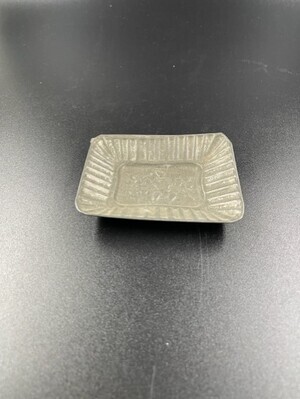 3b865a97-9ae2-45ef-af6d-a1f4aac45c9d.jpg; 1960-0000-KPO/154; Bak- of puddingvorm van blik
; bakvormen