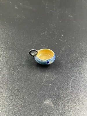 3f4758cc-6ba7-40fe-a180-a1c1f33ba27f.jpg; 1960-0276-KPO/029; Blauw geglazuurde aardewerken nap; nap