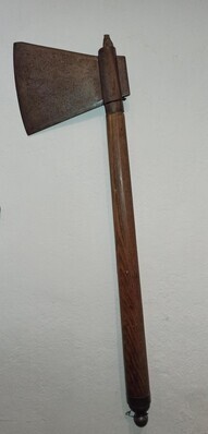 47c6d47c-ce36-4bdd-b97f-2206a85f7fff.jpg; 034; Grote bijl; bijl